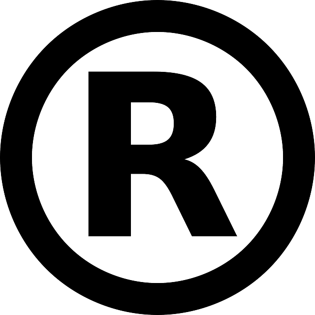 Como registrar uma marca 2 - Símbolo de um R com um círculo, indicando uma marca registrada.